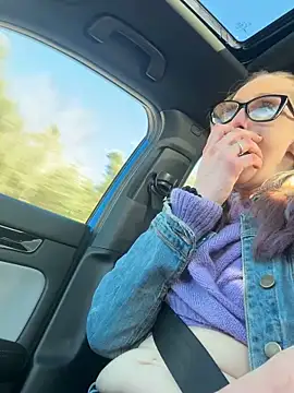 Snapshot of blondebombshell4343 chatting on December 5, 2025, 5:55 pm blondebombshell4343 online show from December 5, 2025, 5:55 pm