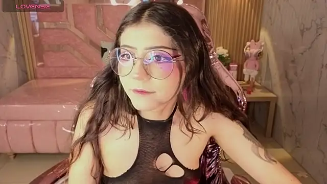 miss devil s online show from April 10, 2026, 3:24 am