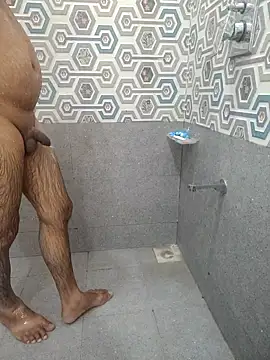 Snapshot of johny044 chatting on February 27, 2026, 6:02 am johny044 online show from February 27, 2026, 6:02 am