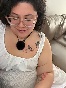 VanesssaMilf  online show from May 20, 2026, 4:26 pm