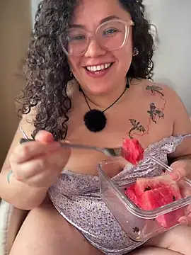 VanesssaMilf  online show from May 28, 2026, 12:22 pm