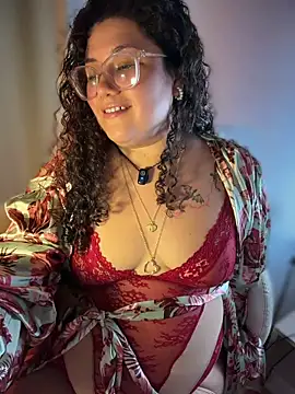 Snapshot of VanesssaMilf_ chatting on July 1, 2026, 3:18 am VanesssaMilf online show from July 1, 2026, 3:18 am