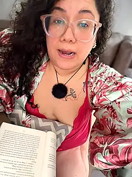 VanesssaMilf  online show from May 19, 2026, 3:08 pm