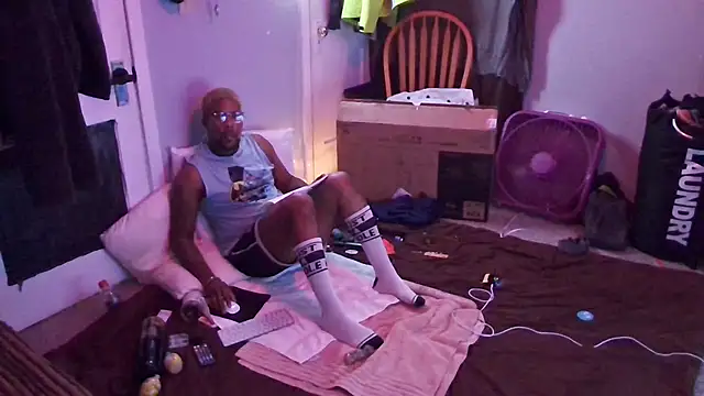 cosmiccloudpig online show from May 31, 2026, 11:27 pm