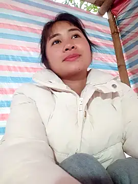 Snapshot of Him_MountainGirl chatting on February 1, 2026, 12:42 am Him MountainGirl online show from February 1, 2026, 12:42 am