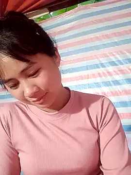 Snapshot of Him_MountainGirl chatting on February 7, 2026, 11:46 pm Him MountainGirl online show from February 7, 2026, 11:46 pm