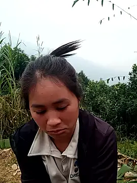 Snapshot of Him_MountainGirl chatting on January 14, 2026, 5:44 am Him MountainGirl online show from January 14, 2026, 5:44 am