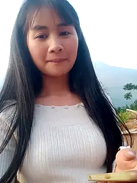 Snapshot of Him_MountainGirl chatting on February 6, 2026, 10:11 am Him MountainGirl online show from February 6, 2026, 10:11 am