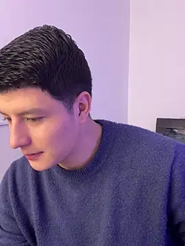 Snapshot of Goldenknight33 chatting on February 5, 2026, 2:35 pm Goldenknight33 online show from February 5, 2026, 2:35 pm