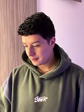 Snapshot of Goldenknight33 chatting on January 6, 2026, 1:59 pm Goldenknight33 online show from January 6, 2026, 1:59 pm