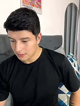 Snapshot of Goldenknight33 chatting on January 8, 2026, 2:23 pm Goldenknight33 online show from January 8, 2026, 2:23 pm