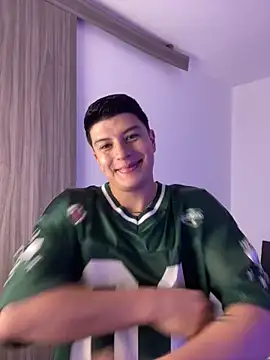 Snapshot of Goldenknight33 chatting on December 21, 2025, 3:57 pm Goldenknight33 online show from December 21, 2025, 3:57 pm