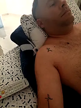 Snapshot of bowerico1984 chatting on December 14, 2025, 3:06 pm bowerico1984 online show from December 14, 2025, 3:06 pm