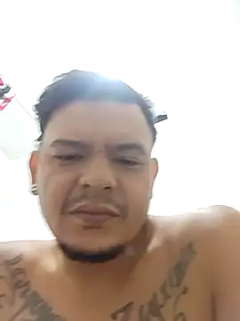 YTupapito1234 online show from May 16, 2026, 1:37 am