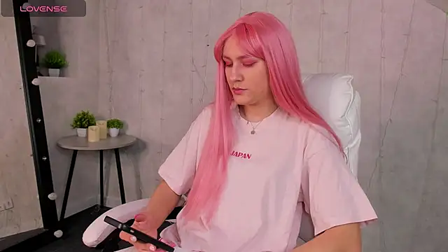 Snapshot of Nedzumi_Sato chatting on December 14, 2025, 9:37 am Nedzumi Sato online show from December 14, 2025, 9:37 am