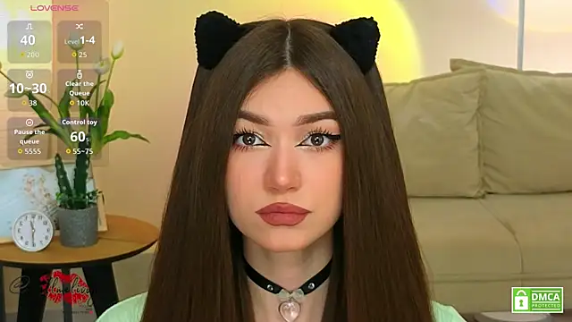 oliviaah  online show from April 12, 2026, 3:15 pm