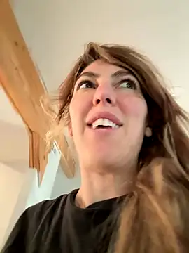 Snapshot of CelestialRuby chatting on November 11, 2025, 4:35 pm CelestialRuby online show from November 11, 2025, 4:35 pm