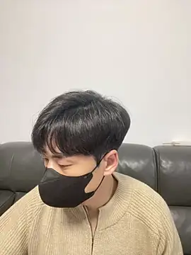 kimze7 online show from January 18, 2026, 2:09 pm