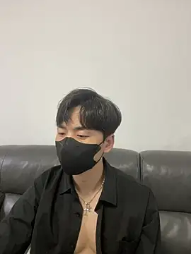 kimze7 online show from January 17, 2026, 1:47 pm