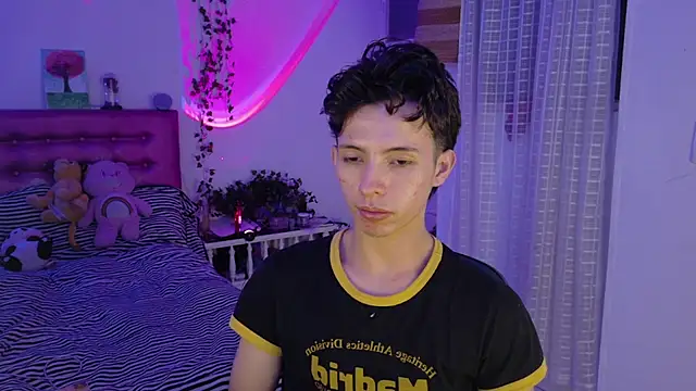 Dani Dancer online show from July 16, 2026, 1:35 am