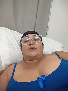 Snapshot of Nini_Love_ chatting on February 9, 2026, 4:32 am Nini Love online show from February 9, 2026, 4:32 am