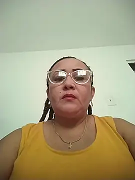 Snapshot of Nini_Love_ chatting on January 15, 2026, 2:53 pm Nini Love online show from January 15, 2026, 2:53 pm