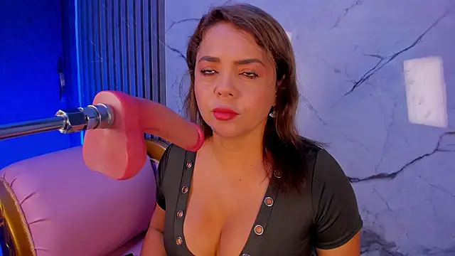 Snapshot of shayra_boobs2 chatting on April 15, 2026, 10:43 am shayra boobs2 online show from April 15, 2026, 10:43 am