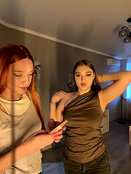 Snapshot of findwayout chatting on December 18, 2025, 1:26 pm findwayout online show from December 18, 2025, 1:26 pm