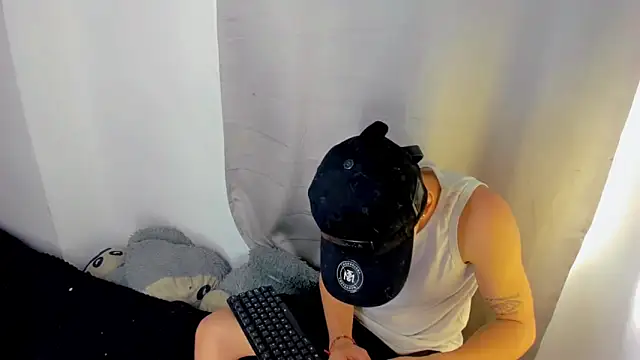 Snapshot of angel_boy_sex chatting on December 16, 2025, 3:27 pm angel boy sex online show from December 16, 2025, 3:27 pm