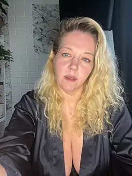 Snapshot of JenniferCarmen chatting on May 21, 2026, 2:20 am JenniferCarmen online show from May 21, 2026, 2:20 am