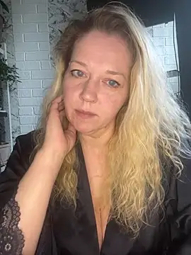 Snapshot of JenniferCarmen chatting on May 16, 2026, 6:34 am JenniferCarmen online show from May 16, 2026, 6:34 am