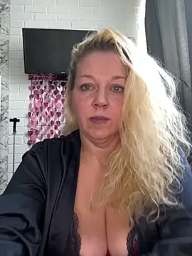 JenniferCarmen online show from February 24, 2026, 8:04 am