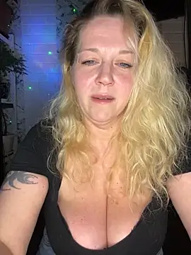 Snapshot of JenniferCarmen chatting on May 12, 2026, 3:40 pm JenniferCarmen online show from May 12, 2026, 3:40 pm