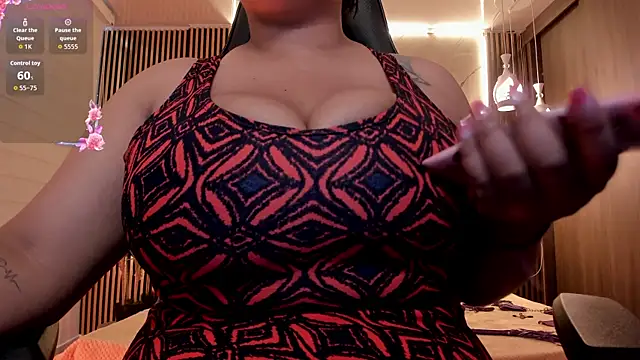 Snapshot of Lyra_Black_ chatting on January 12, 2026, 2:02 pm Lyra Black online show from January 12, 2026, 2:02 pm
