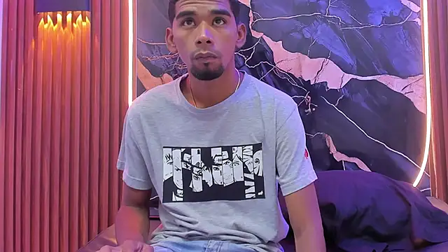 Snapshot of Jhon_Hot21Sexx chatting on December 16, 2025, 1:37 pm Jhon Hot21Sexx online show from December 16, 2025, 1:37 pm