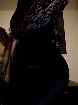 Snapshot of BustyVampyre chatting on December 17, 2025, 11:54 pm BustyVampyre online show from December 17, 2025, 11:54 pm