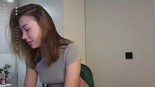 PrincessDafney online show from December 15, 2025, 4:51 am