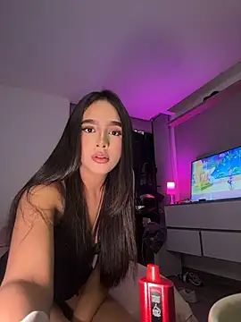 Snapshot of BelaXMeganOfficial chatting on December 16, 2025, 1:32 am BelaXMeganOfficial online show from December 16, 2025, 1:32 am