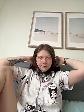 FionaMurr online show from January 7, 2026, 2:05 am