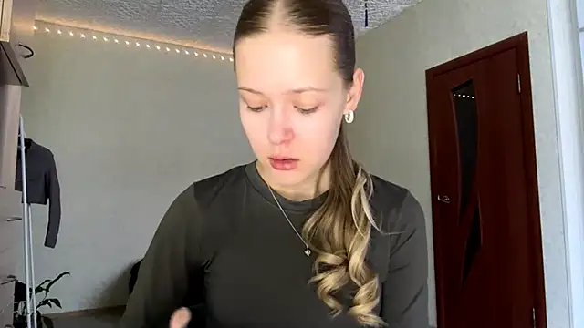 Snapshot of ZaidaSchwarten chatting on January 10, 2026, 7:15 am ZaidaSchwarten online show from January 10, 2026, 7:15 am