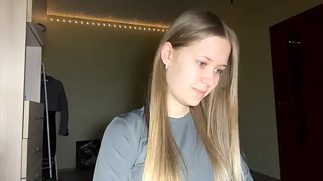 Snapshot of ZaidaSchwarten chatting on February 9, 2026, 5:05 am ZaidaSchwarten online show from February 9, 2026, 5:05 am