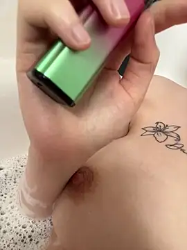 hollyxxx12 online show from March 23, 2026, 2:06 pm