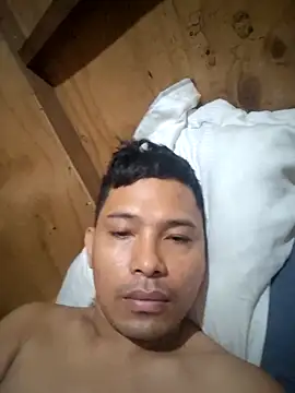 Snapshot of jevtobias chatting on December 16, 2025, 10:03 pm jevtobias online show from December 16, 2025, 10:03 pm