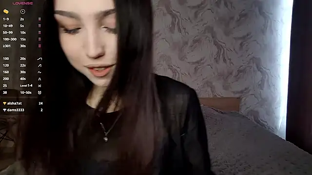 Snapshot of Qwami_Amie chatting on April 28, 2026, 6:51 am Qwami Amie online show from April 28, 2026, 6:51 am