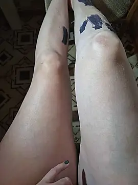 cutecouple9556 online show from December 22, 2025, 9:48 pm