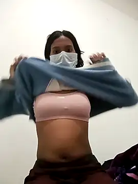 pritiqueen1001 online show from December 15, 2025, 2:45 pm