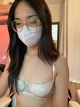 mimichannn99 online show from April 8, 2026, 7:43 am