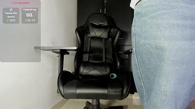 Snapshot of Liam_Mateo chatting on January 6, 2026, 12:47 am Liam Mateo online show from January 6, 2026, 12:47 am