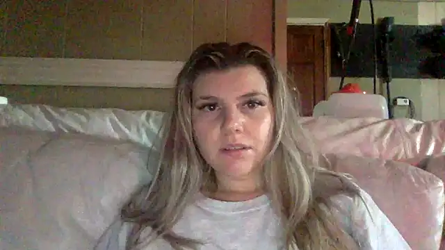 Snapshot of goddesscandy22 chatting on December 16, 2025, 5:39 pm goddesscandy22 online show from December 16, 2025, 5:39 pm