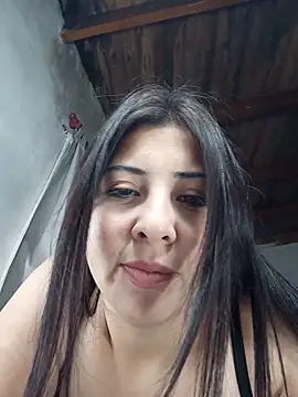 emmacurvyhot online show from June 9, 2026, 2:07 pm
